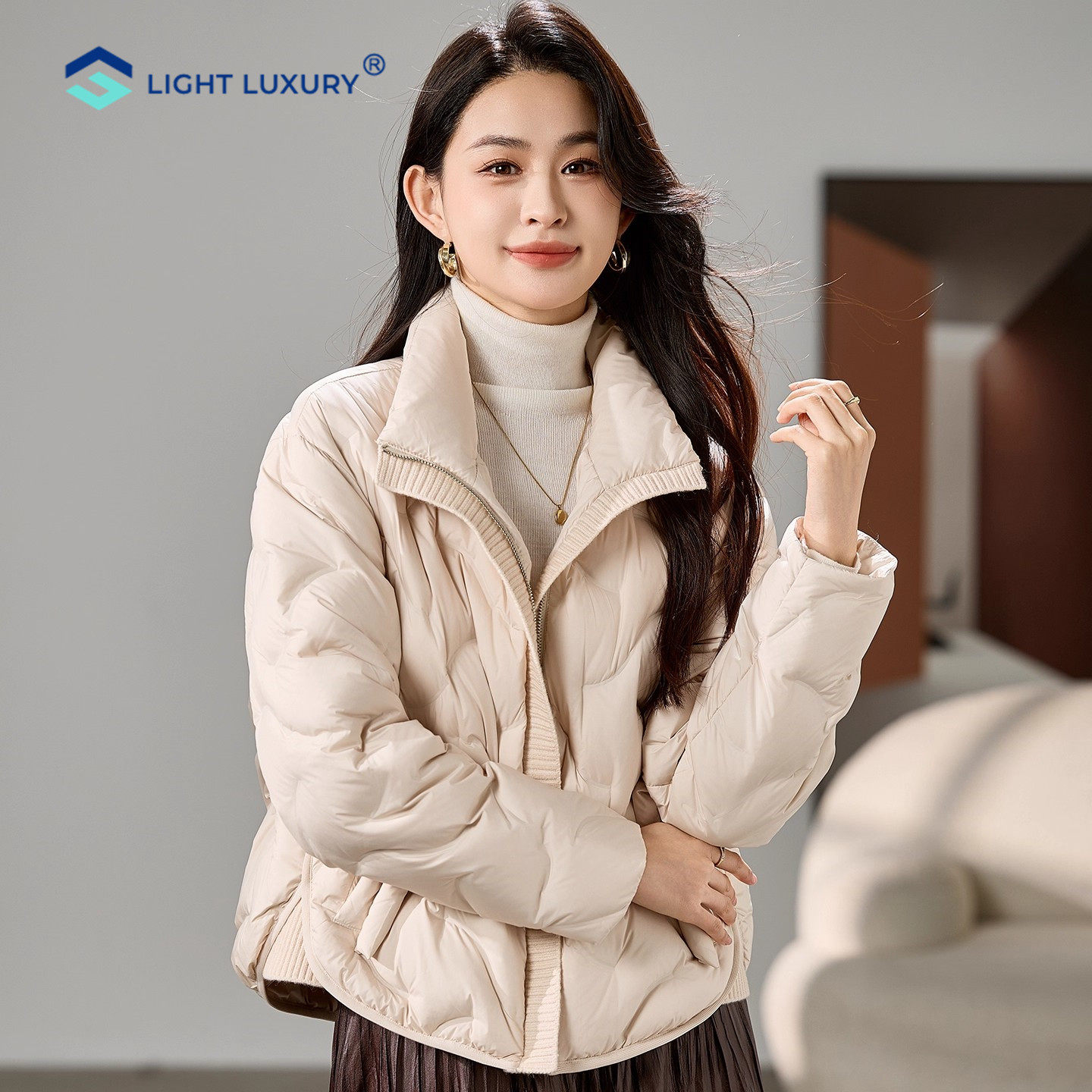 「明星同款」轻薄羽绒服女新款东北旅游高级感小香风短款立领外套