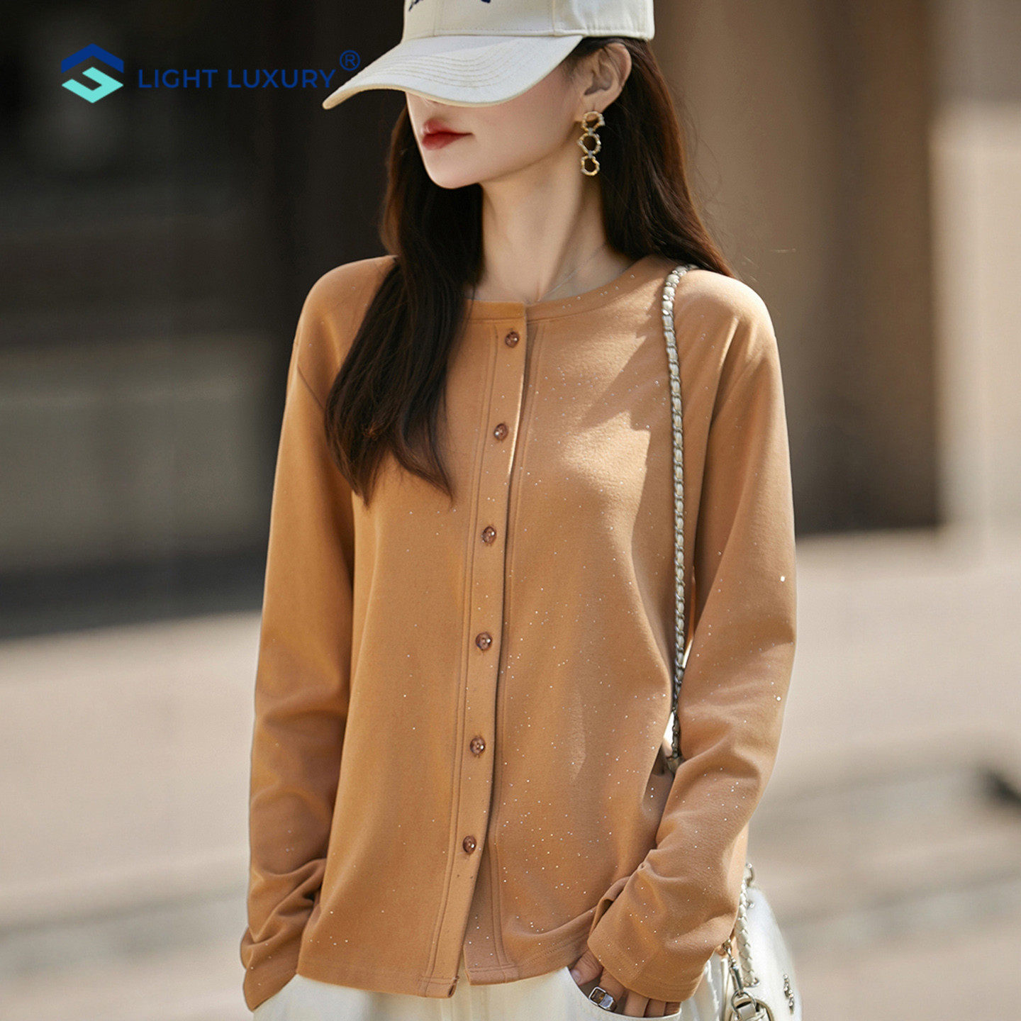 亮片德绒打底衫女软糯保暖时髦针织开衫宽松显瘦圆领卡其色外套