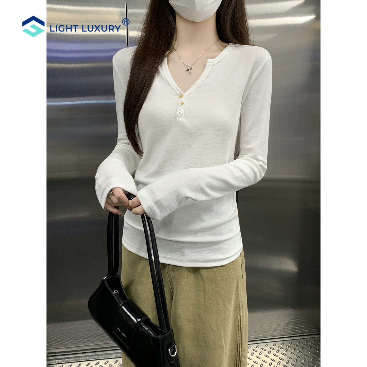 V领长袖T恤女新款简约白色纽扣