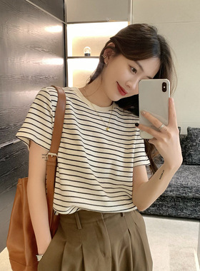 Retro striped short sleeved T-shirt for women条纹短袖T恤女