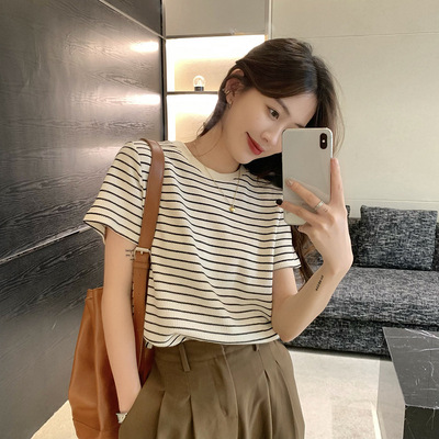 Retro striped short sleeved T-shirt for women条纹短袖T恤女
