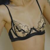 法式 性感内衣刺绣蕾丝兔耳杯超薄大胸显小上托聚拢软钢圈文胸套装