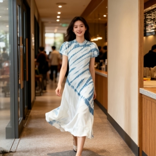 中长裙过膝显瘦毛衣裙子 针织连衣裙女2025新款 扎染法式 轻奢短袖