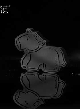 Homoo可爱小马汽车内饰空调装饰香薰扩香石淡香马年生肖节日礼物