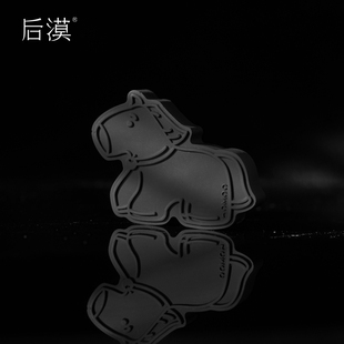 Homoo可爱小马汽车内饰空调装 饰香薰扩香石淡香马年生肖节日礼物