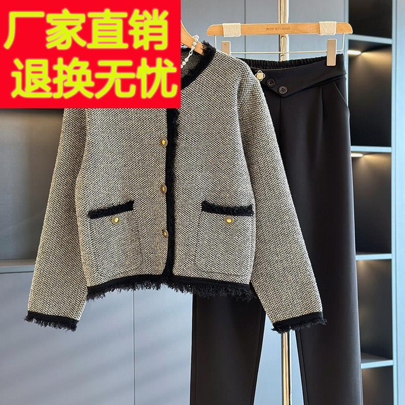 年轻妈妈小西装外套女秋装新款洋气小个子中老年40岁小香风上衣