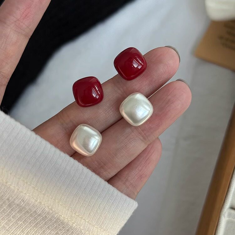 简约小众设计复古显白方形胶珠耳钉s925纯银气质百搭甜美耳饰新款