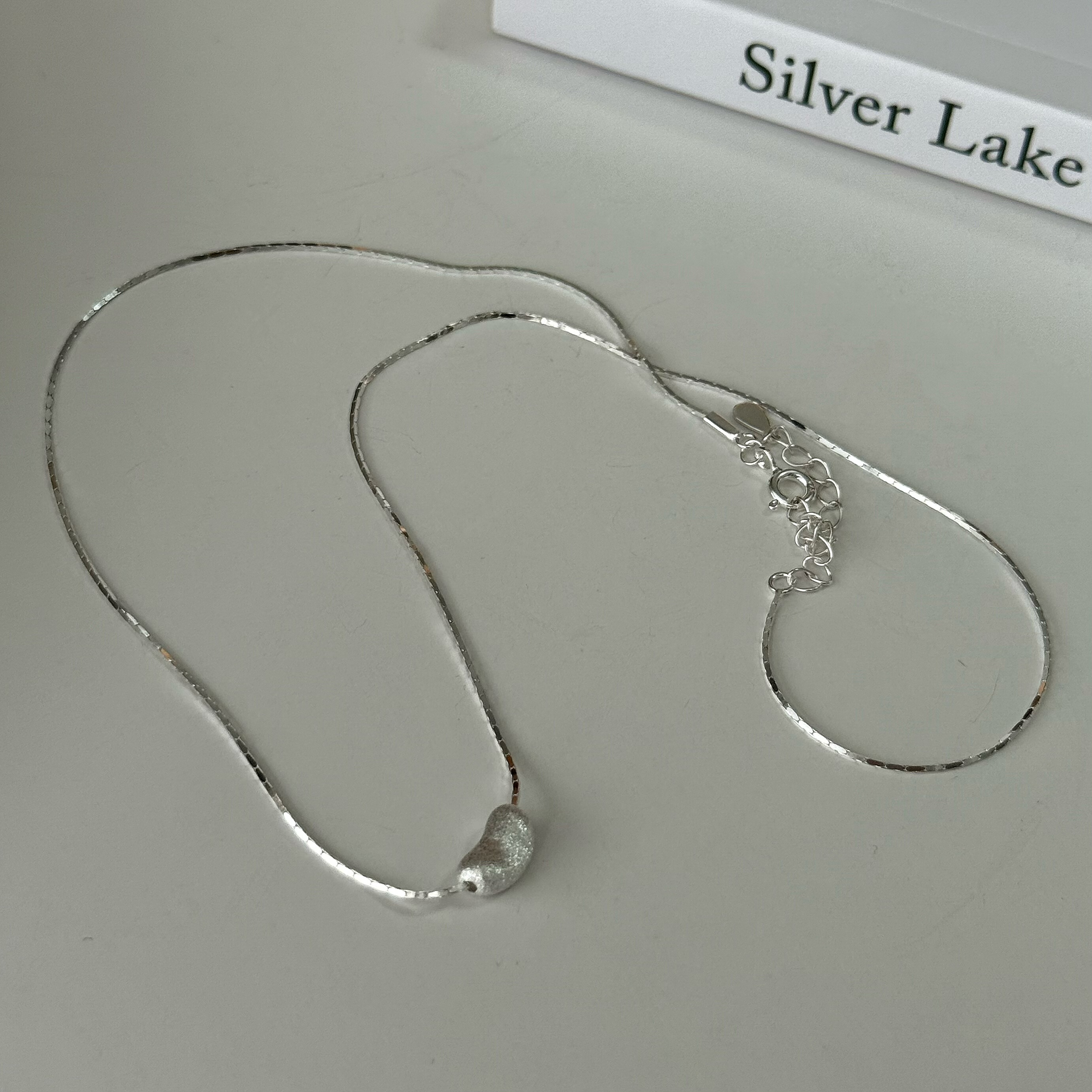 简约小众设计磨砂拉丝豆豆通体纯银锁骨链冷淡风百搭个性通勤项链