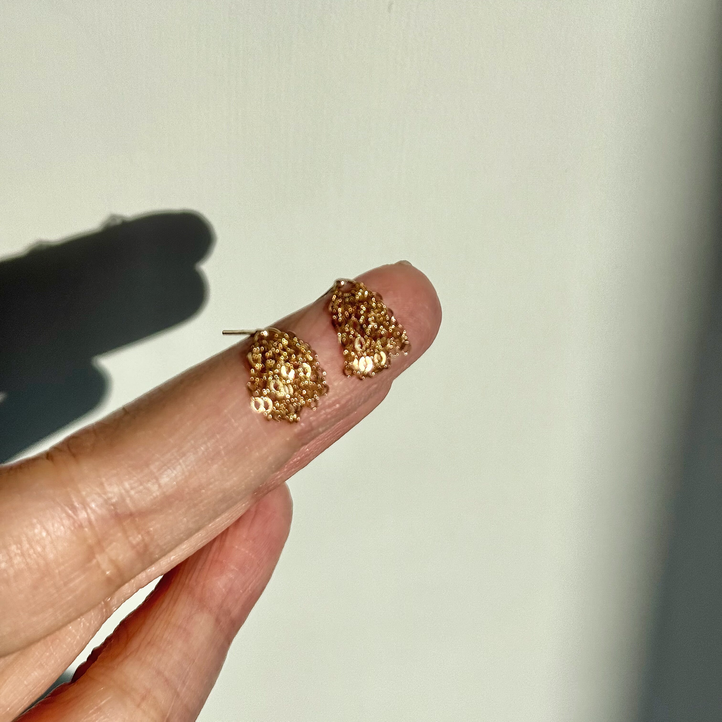 微光摇曳灵动迷你流苏麦穗耳钉 美国进口14k包金精致小众气质耳饰