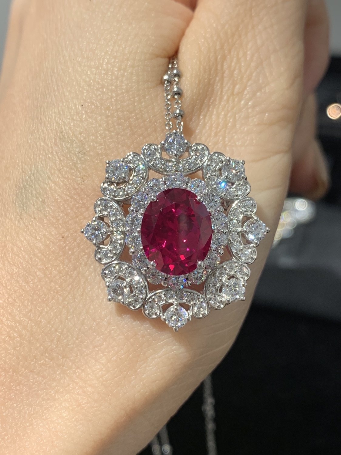 新款西班牙皇室珠宝arte艾尔蒂人造红宝石精致手工复古吊坠胸针两