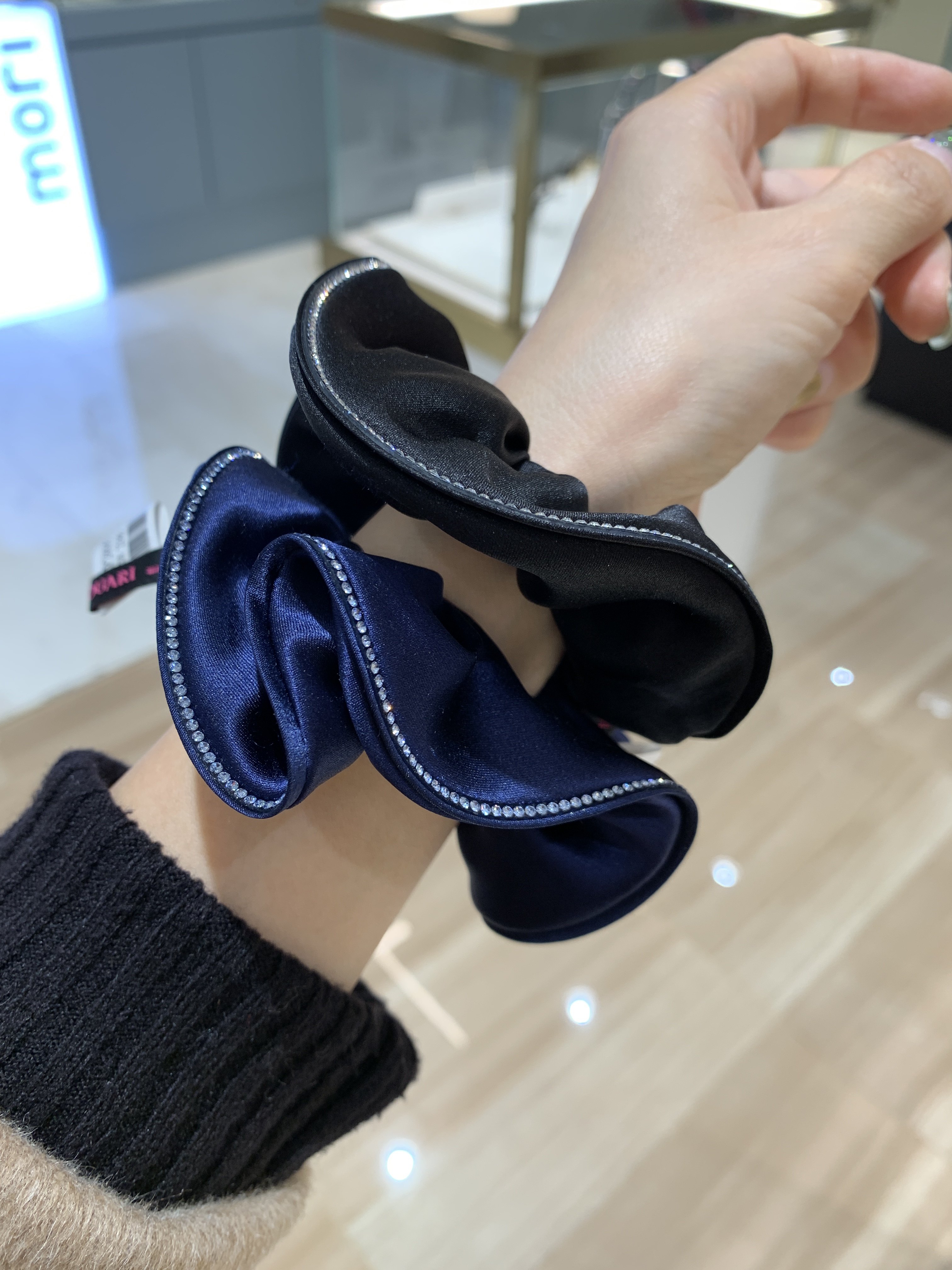 alexandrezouari亚历山大施华利发饰贵气深蓝黑水钻边发圈马尾圈