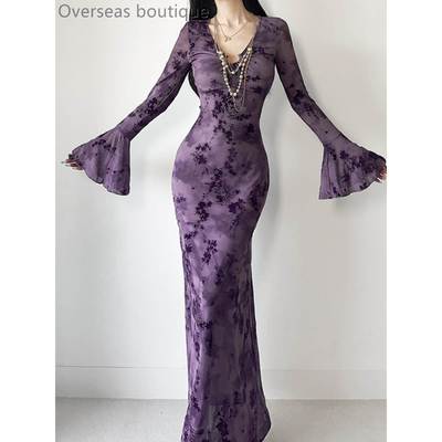 优雅的领植绒连衣裙味的紫色长裙