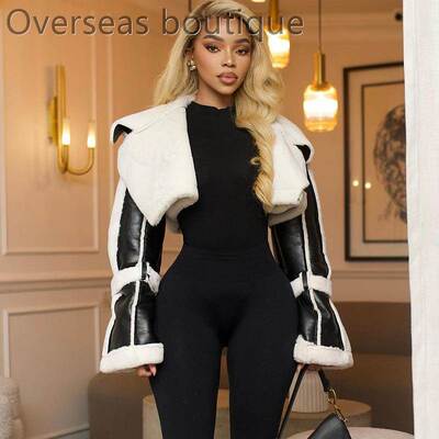 皮革拼接毛领短款露脐外套