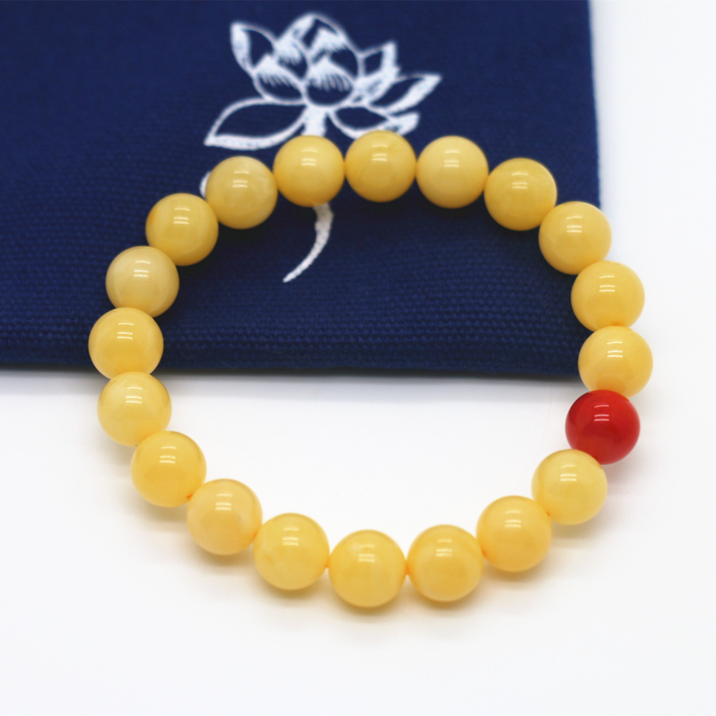 天然原矿直径9.5mm配天然南红直径10mm单圈手链弹力线方便取带