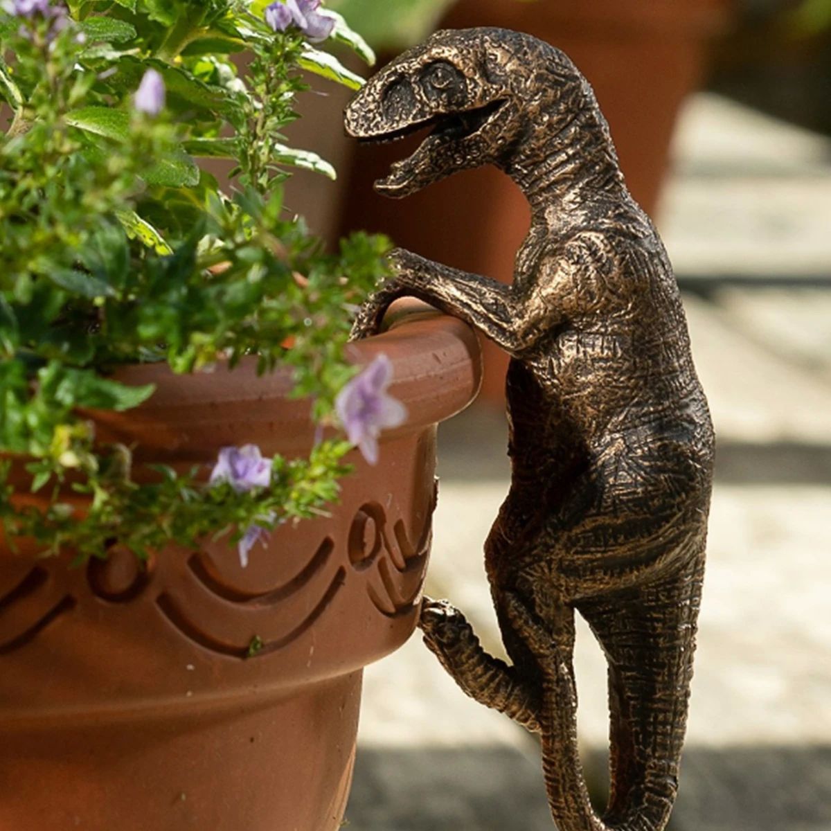 1Pc Resin Climbing Dinosaur Pendant, Flower Pot, Vase Resin