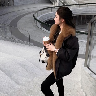 RUBBIT兔兔自留 ‘重工暖炉’系列轻奢狐狸毛领白鹅绒派克羽绒服