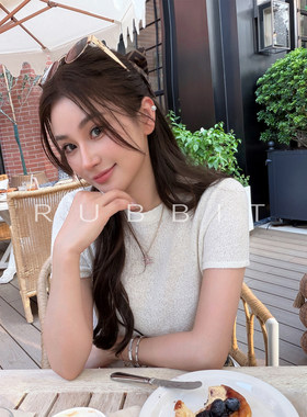 RUBBIT CHIC 基础百搭 简约高级感通勤 纯色显瘦针织短袖 上衣女