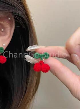ChangGe Studio 是甜妹呢~秋冬复古丝绒红樱桃耳钉2025法式温柔浆