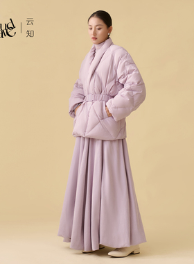 云知2025冬季新款紫色翻领设计羽绒服女巨好看保暖短款外套高级感