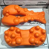 高档日本颈按摩器椎富贵包引器矫正部枕头指压缓解颈肩腰椎酸痛牵