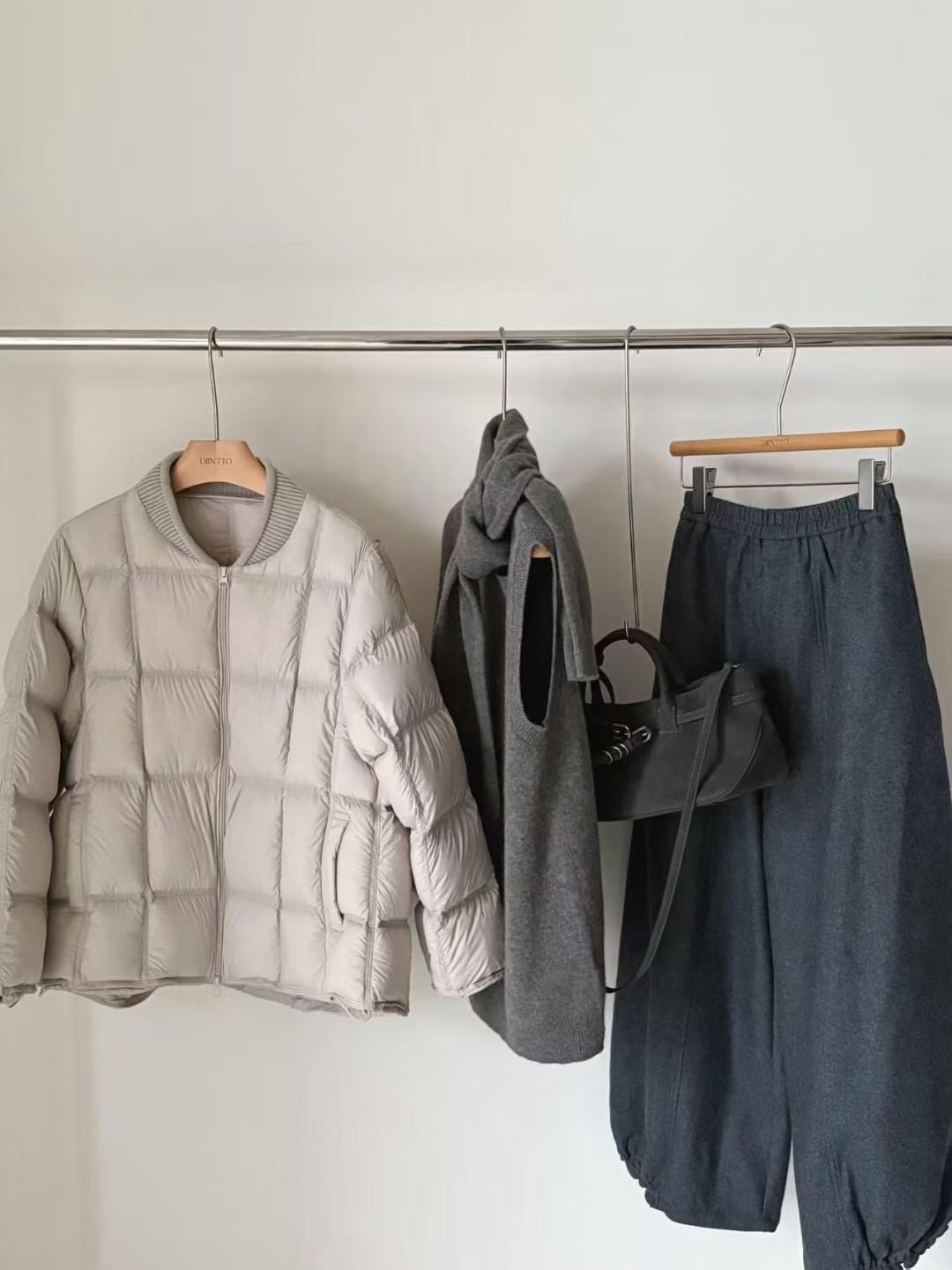 羽绒服短外套女2026冬季新豆腐块方格圆领设计感高级小个子外套,女装/女士精品,羽绒服,淘宝优惠券,粉丝福利购,淘宝优惠卷