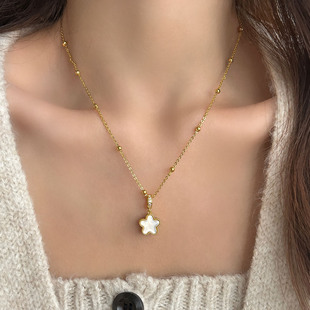 黑白双面贝母五角星项链女款 轻奢小众高级感精致金色锁骨链配饰