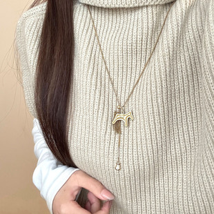 本命年小马流苏吊坠项链女简约百搭长款 毛衣链小众设计感秋冬配饰