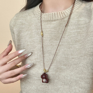 马上有钱木质钱币吊坠长款项链女款新中式复古毛衣链挂绳配饰