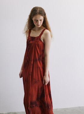 Holypark 24/PF 天丝混纺扎染暗红折纸感无袖连衣裙