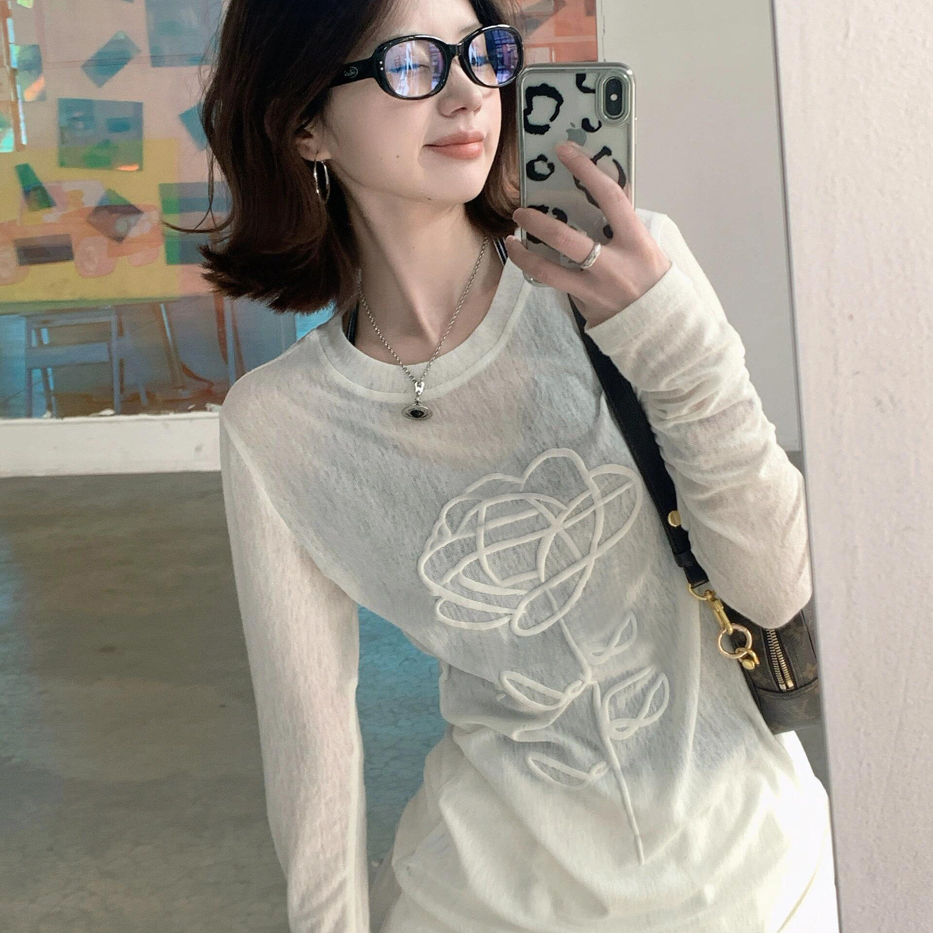 早春韩系穿搭白色防晒罩衫女夏季长袖微透薄款修身针织衫t恤上衣