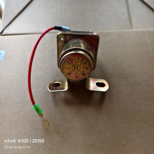 货车汽车启动继电器12V24伏JD134/234启动机继电器启动马达继电器
