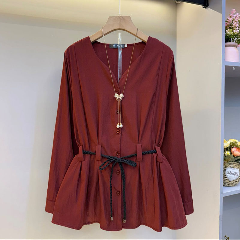 胖mm时尚设计感收腰显瘦v领衬衫