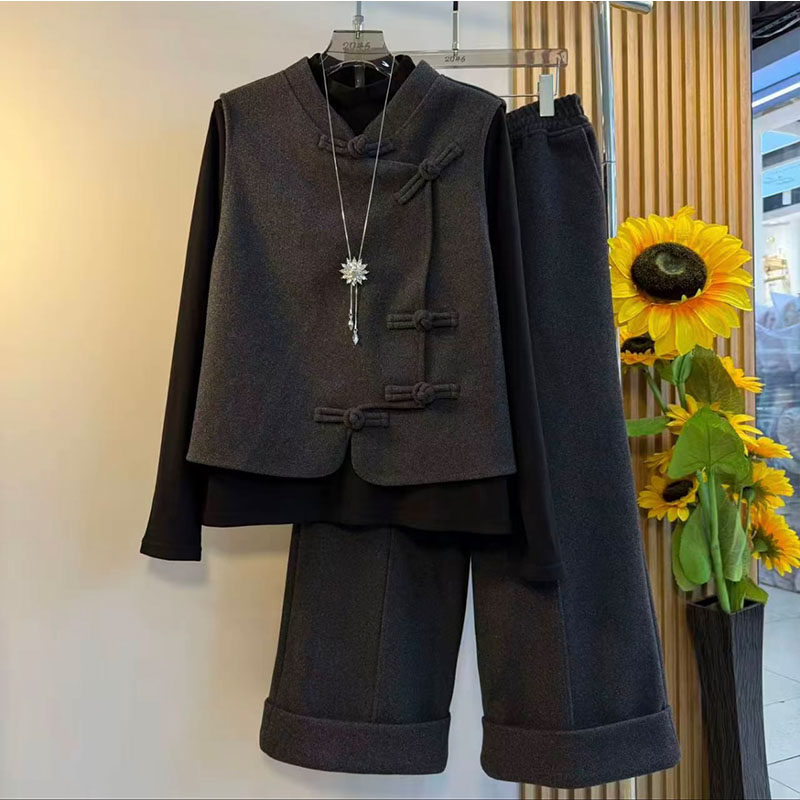 新中式大码女装2025秋冬款轻奢国风盘扣马甲小衫阔腿裤显瘦三件套,女装/女士精品,大码套装,淘宝优惠券,粉丝福利购,淘宝优惠卷