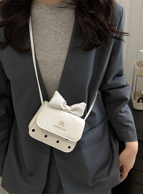 韩版可爱结2025新款简约小方包包包女休闲感波点小包