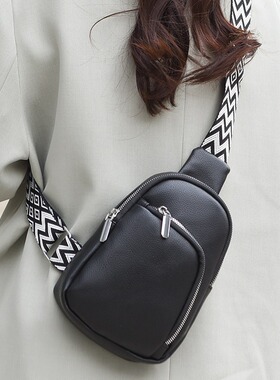 多功能胸包女2025新款腰包时尚潮流斜挎包单肩包运动风小包包