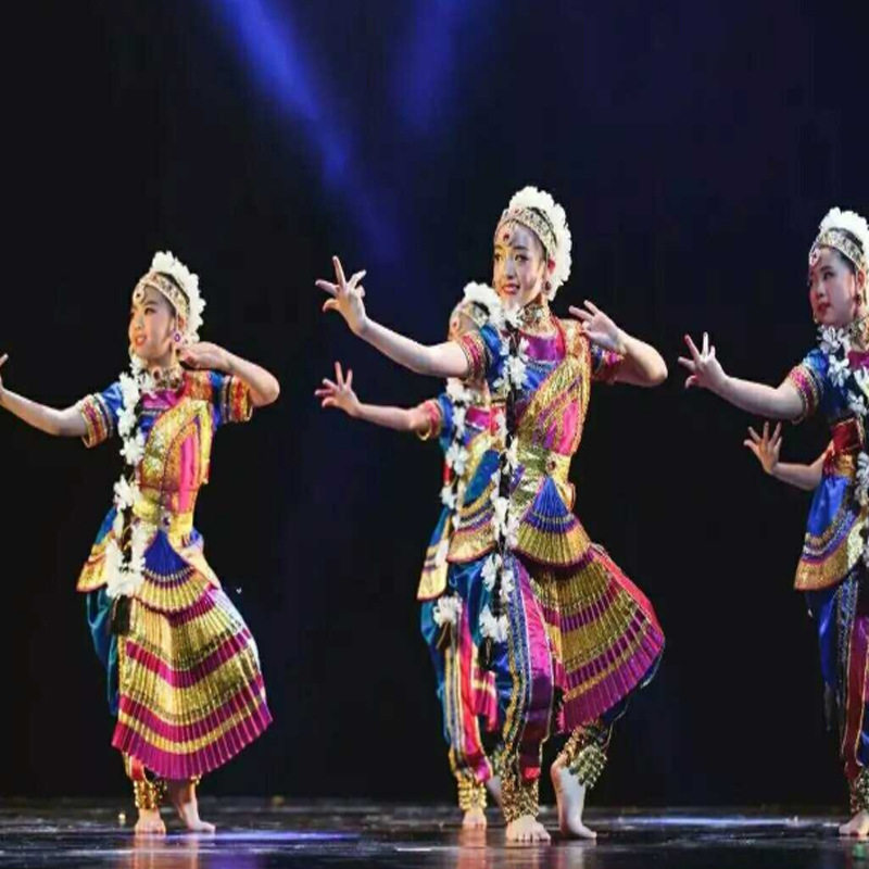 第九届小荷风采月亮的眼睛儿童舞蹈演出服民族表演服装六一