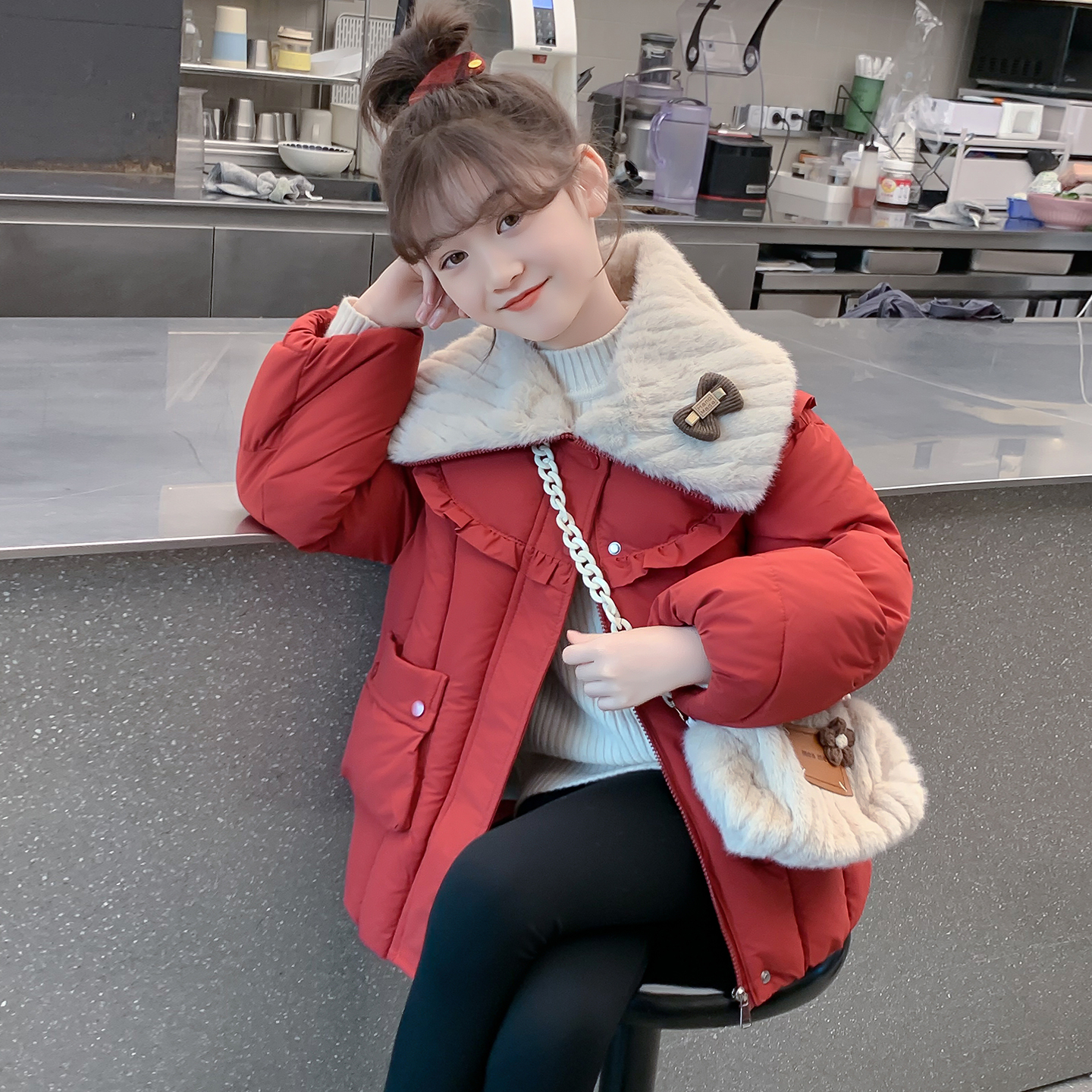 女童羽绒服2025新款冬季儿童网红洋气爆款白鸭绒女孩冬装红色外套