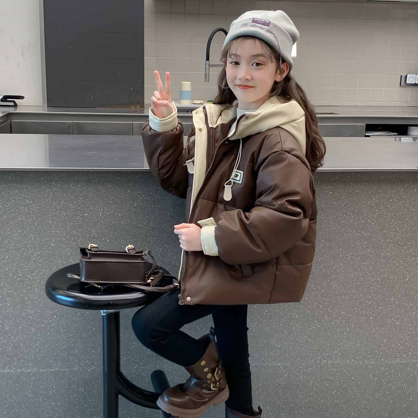 女童羽绒服冬季2025新款儿童网红洋气白鸭绒女孩加厚爆款冬装外套