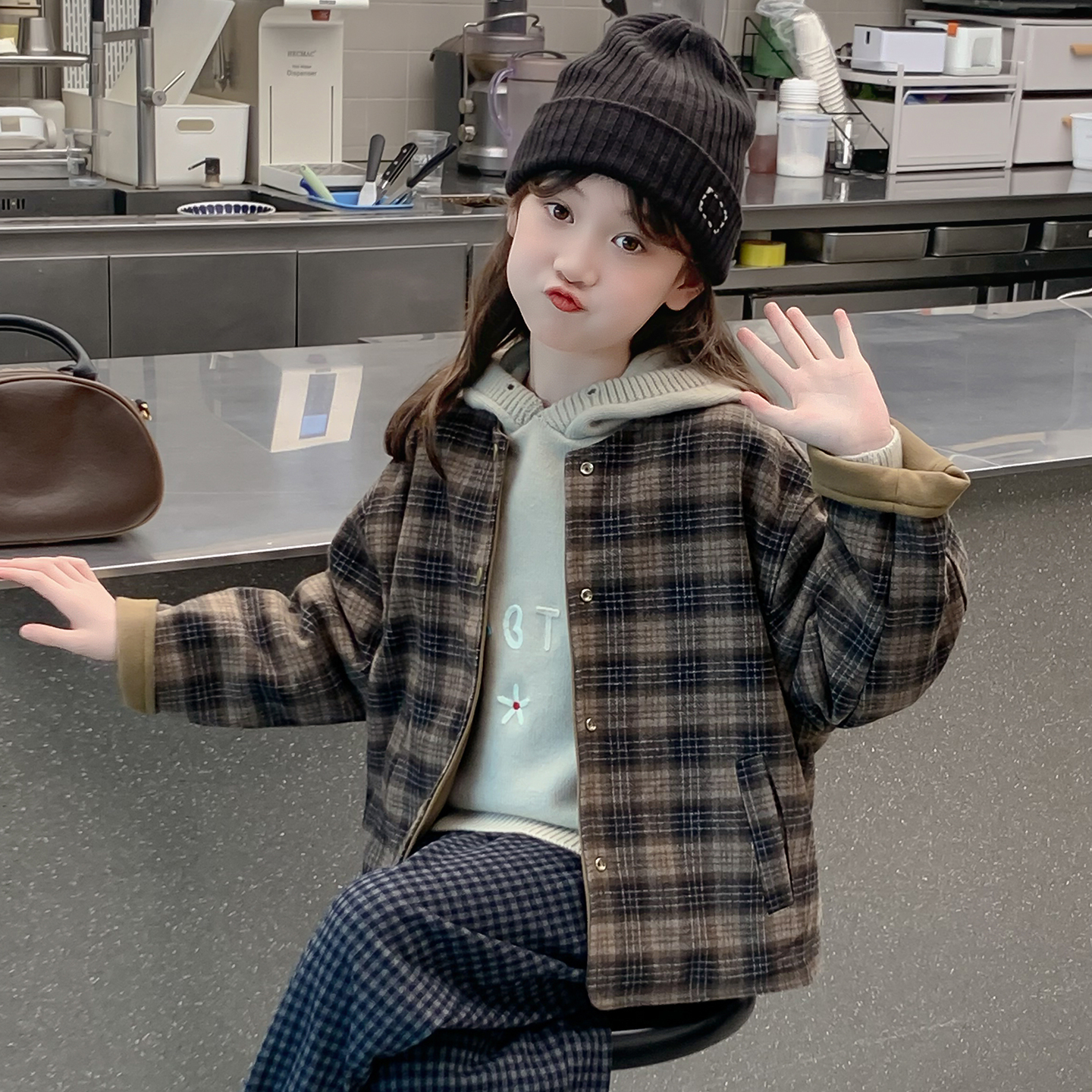 女童外套2025新款秋装儿童网红洋气超好看格子上衣女孩秋冬款时髦