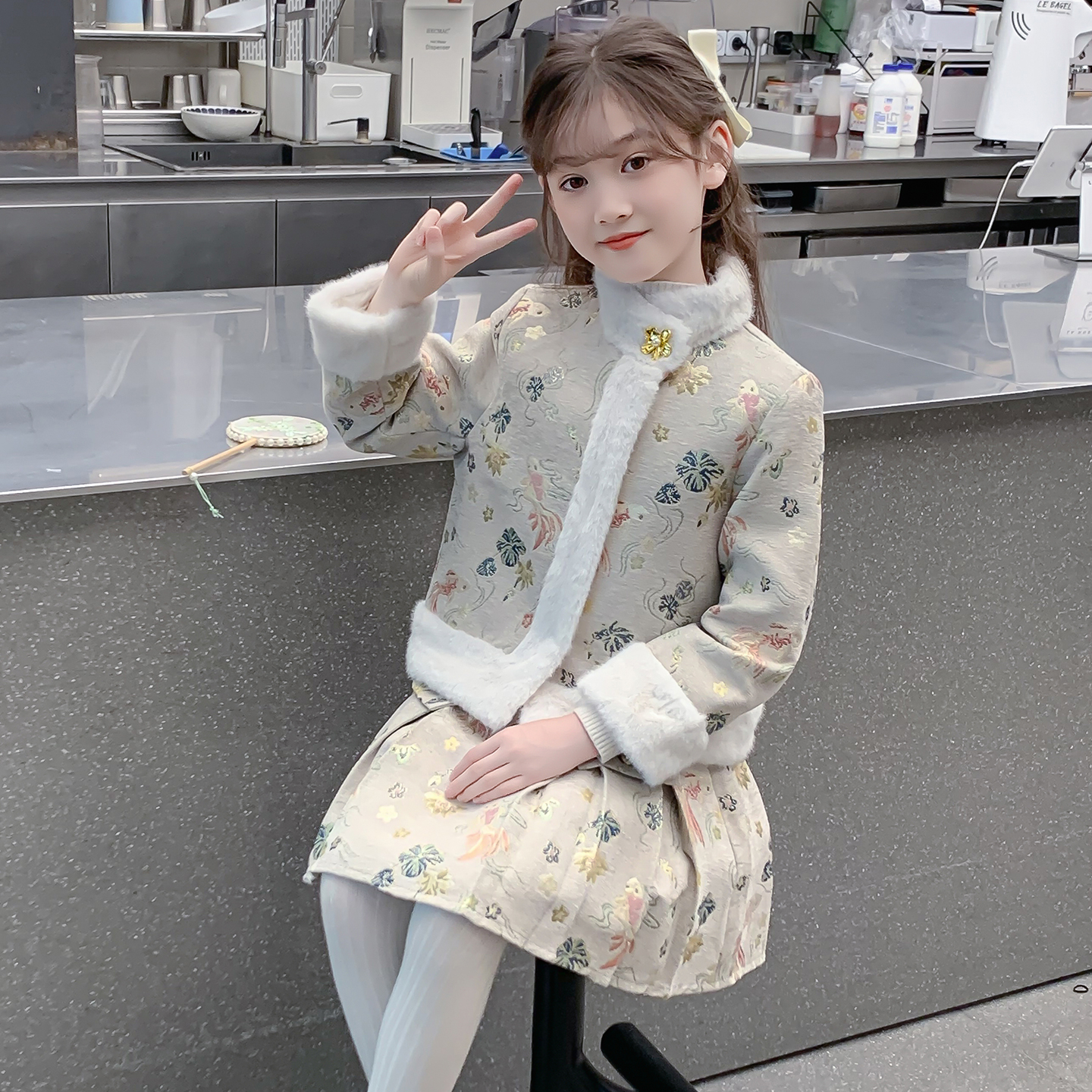 汉服女童冬装2025新款儿童网红洋气汉服国风套装女孩冬季加绒加厚