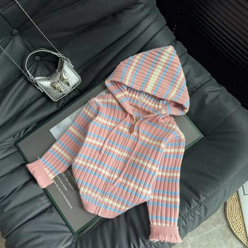 女童外套秋冬款2025新款儿童加厚针织连帽保暖毛衣小女孩冬季上衣