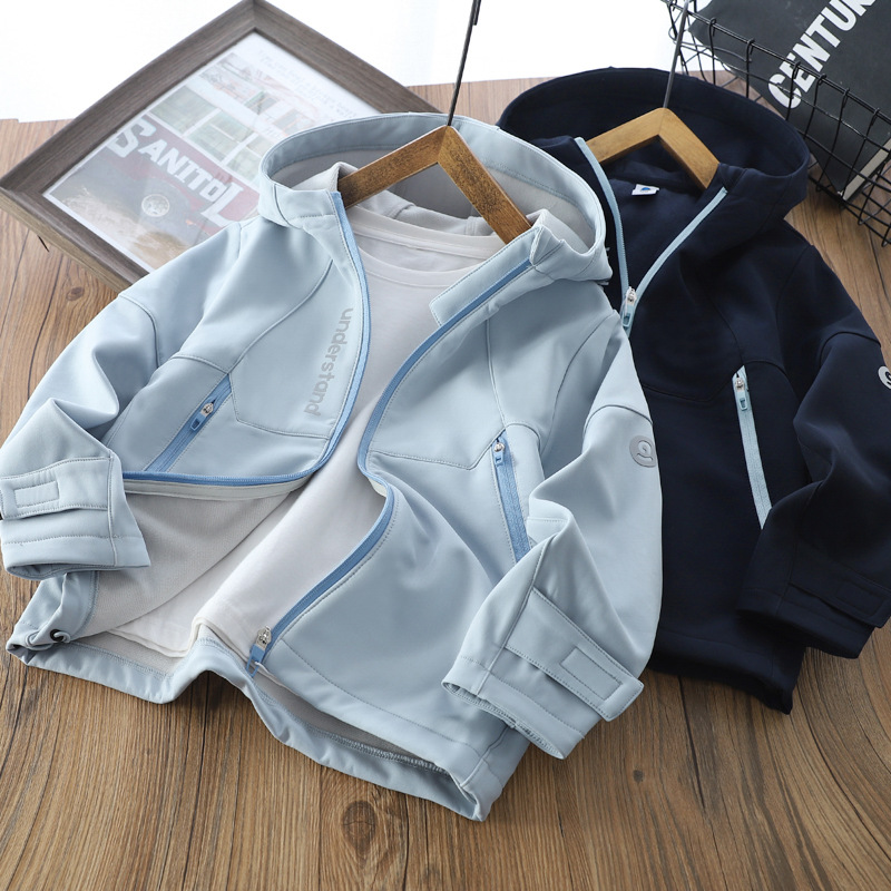 高质量面料轻量舒适儿童冲锋衣