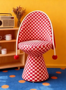 波普棋盘格小丑帽木质奇趣摆件