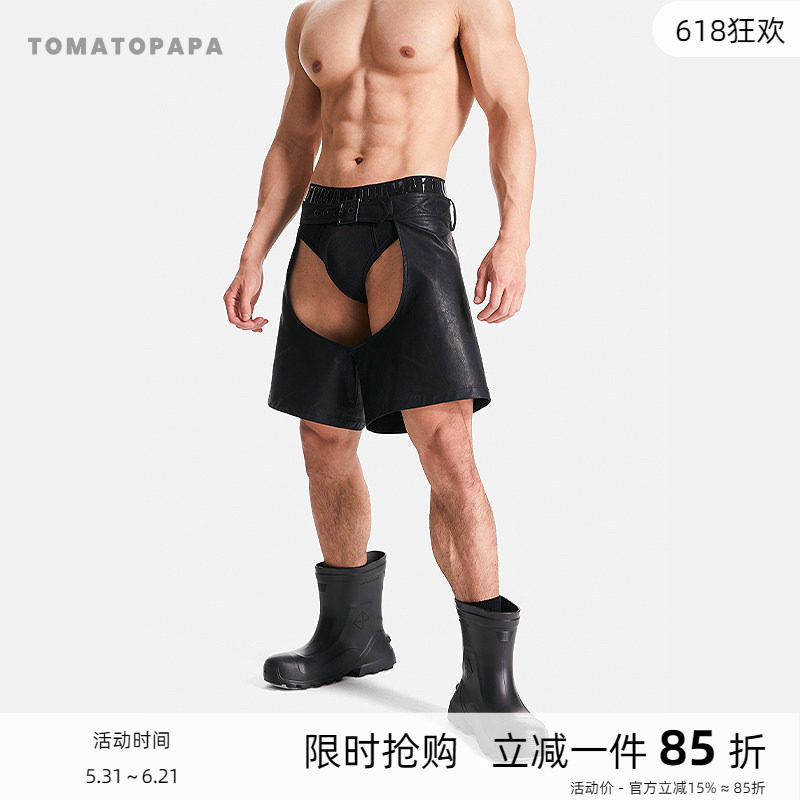 TOMATOPAPA欧美纯色PU皮开裆中裤性感演艺紧身系扣镂空仿皮短裤