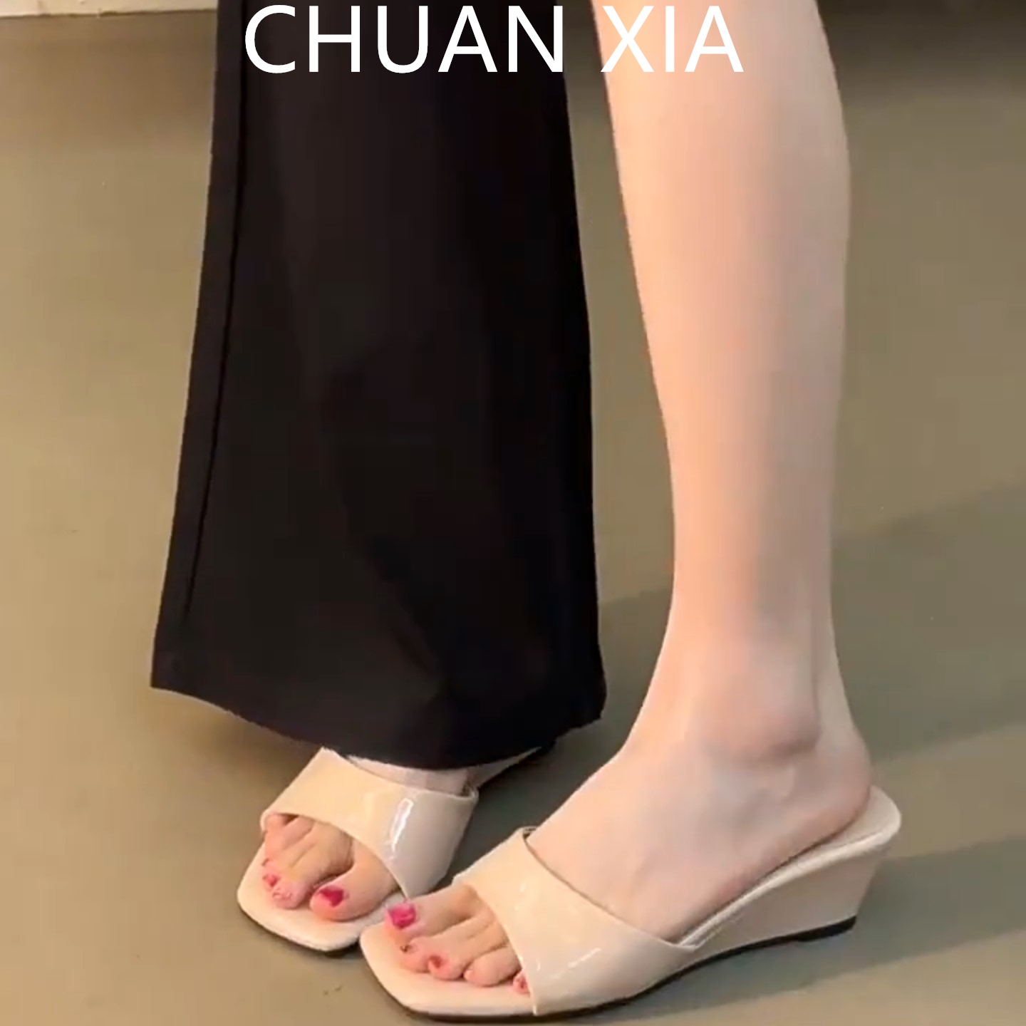 羊皮版-法式性感裸色坡跟