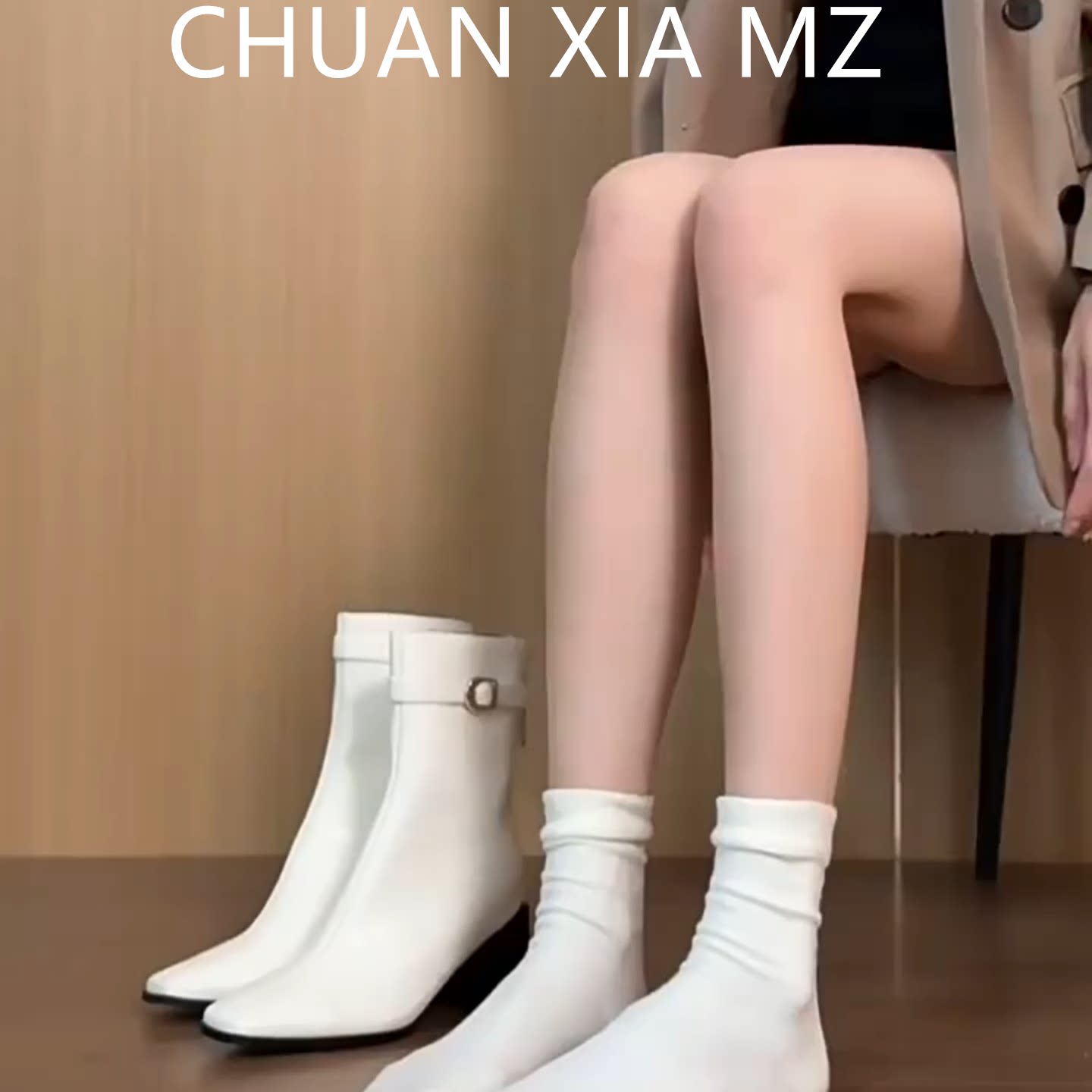 羊皮版~英伦白色粗跟短靴