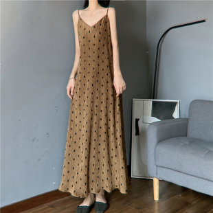 褶皱丝绒吊带裙 金丝绒内搭外穿打底裙 复古波点直筒遮肚子长裙子