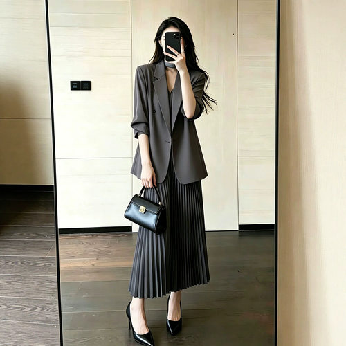 大码女装高级感西装百褶裙套装女胖MM西服百褶半身裙子显瘦两件套