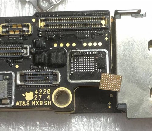 12PRO BCM15960A0触摸 U9000 QET5100射频供电61280E照相供电IC