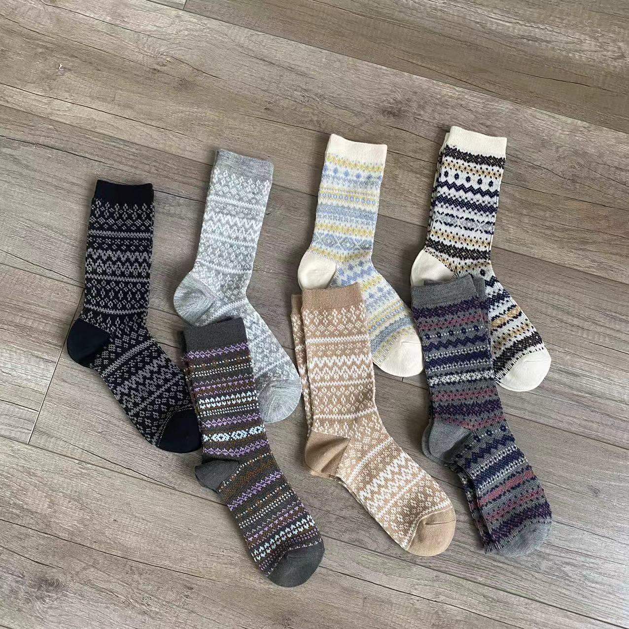 袜子女春秋款美式复古民族风中筒